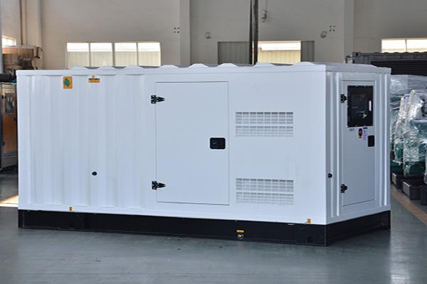 城东发电机组气门间隙的调整周期是多久？