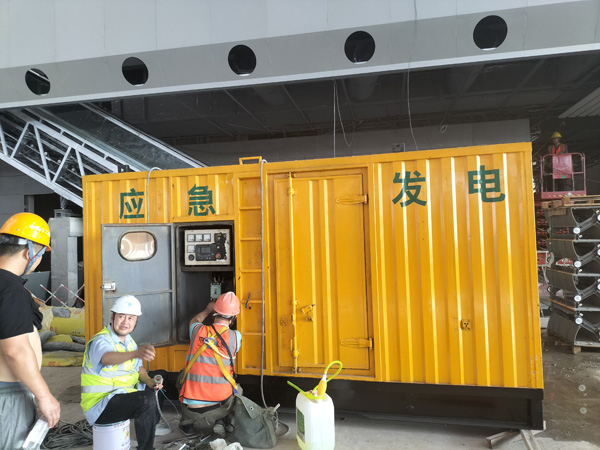 城东怎样判断空气滤清器是否需要更换？